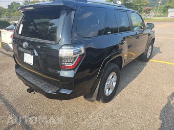 2024 Toyota 4Runner SR5 – miniatura 4