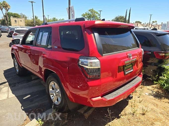 2024 Toyota 4Runner SR5 - miniatura 2