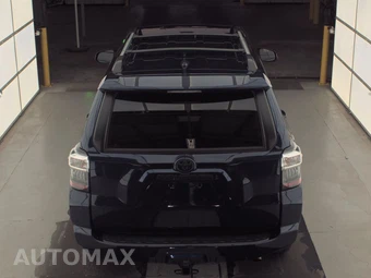 2024 Toyota 4Runner SR5 - miniatura 5
