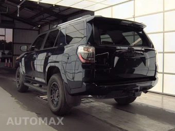 2024 Toyota 4Runner SR5 - miniatura 6