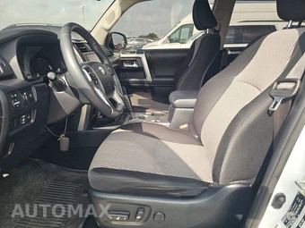 2024 Toyota 4Runner SR5 - miniatura 7