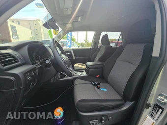 2024 Toyota 4Runner SR5 - miniatura 6