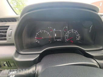 2024 Toyota 4Runner SR5 - miniatura 9