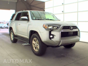 2024 Toyota 4Runner SR5 - miniatura 3