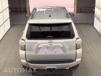2024 Toyota 4Runner SR5 - miniatura 5