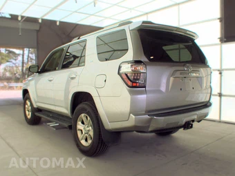 2024 Toyota 4Runner SR5 - miniatura 6