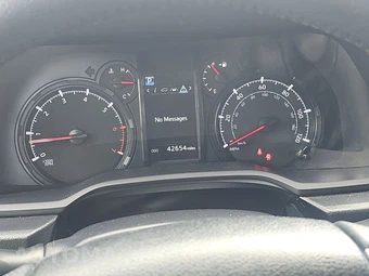 2024 Toyota 4Runner SR5 - miniatura 12
