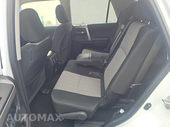 2024 Toyota 4Runner SR5 - miniatura 13