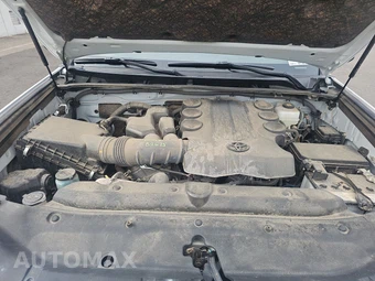 2024 Toyota 4Runner SR5 - miniatura 16