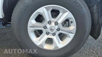 2024 Toyota 4Runner SR5 - miniatura 25