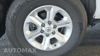 2024 Toyota 4Runner SR5 - miniatura 33