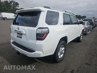 2024 Toyota 4Runner SR5 - miniatura 4