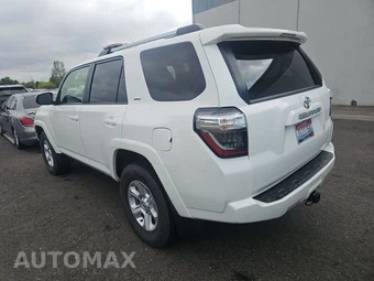 2024 Toyota 4Runner SR5 - miniatura 6
