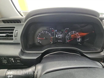2024 Toyota 4Runner SR5 - miniatura 12