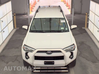 2024 Toyota 4Runner SR5 - miniatura 2