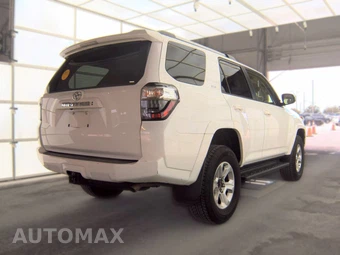 2024 Toyota 4Runner SR5 - miniatura 4