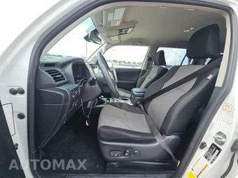 2024 Toyota 4Runner SR5 - miniatura 7