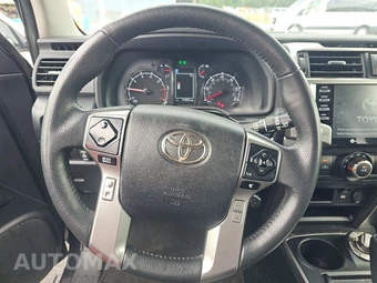 2024 Toyota 4Runner SR5 – miniatura 10