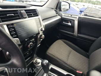 2024 Toyota 4Runner SR5 – miniatura 11