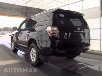 2024 Toyota 4Runner SR5 – miniatura 6