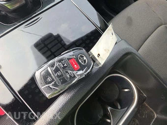 2024 Toyota bZ4X XLE - miniatura 8