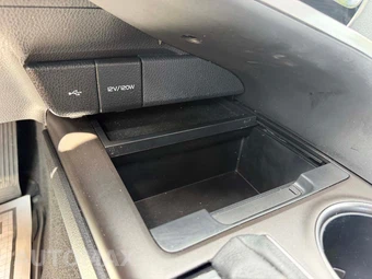 2024 Toyota Camry Hybrid SE - miniatura 11