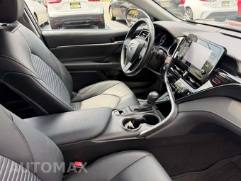 2024 Toyota Camry Hybrid SE - miniatura 18