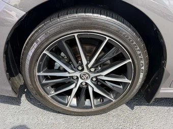 2024 Toyota Camry Hybrid SE - miniatura 28