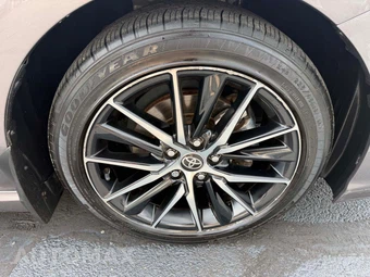 2024 Toyota Camry Hybrid SE - miniatura 31