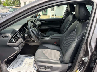 2024 Toyota Camry Hybrid SE - miniatura 4