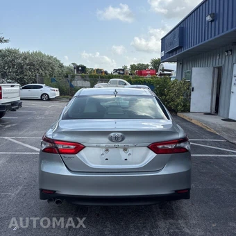 2024 Toyota Camry Hybrid SE - miniatura 10