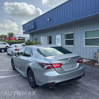 2024 Toyota Camry Hybrid SE - miniatura 12