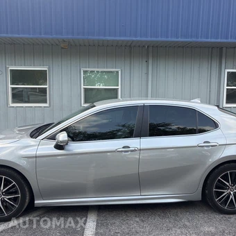 2024 Toyota Camry Hybrid SE - miniatura 7