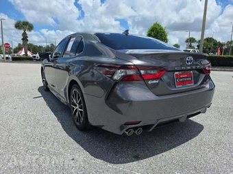 2024 Toyota Camry Hybrid SE - miniatura 2