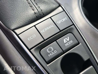 2024 Toyota Camry Hybrid SE - miniatura 24