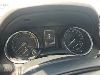 2024 Toyota Camry Hybrid SE - miniatura 12