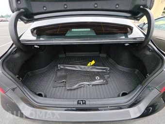 2024 Toyota Camry Hybrid SE Nightshade - miniatura 16