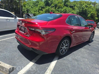 2024 Toyota Camry Hybrid XLE - miniatura 3