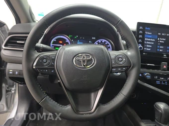 2024 Toyota Camry Hybrid XSE - miniatura 10