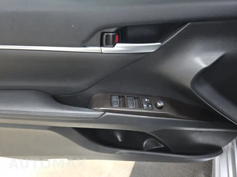 2024 Toyota Camry Hybrid XSE - miniatura 9