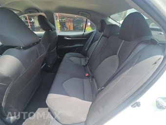 2024 Toyota Camry LE - miniatura 10