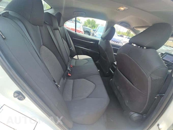 2024 Toyota Camry LE - miniatura 13