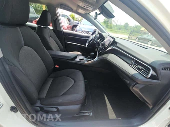 2024 Toyota Camry LE - miniatura 15