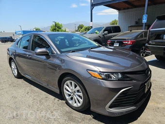2024 Toyota Camry LE - miniatura 3