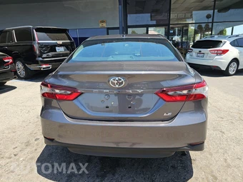 2024 Toyota Camry LE - miniatura 5