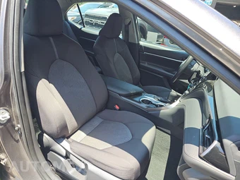 2024 Toyota Camry LE - miniatura 8