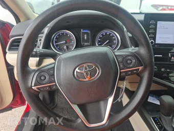 2024 Toyota Camry LE - miniatura 10