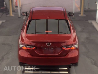 2024 Toyota Camry LE - miniatura 5