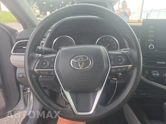 2024 Toyota Camry LE - miniatura 10