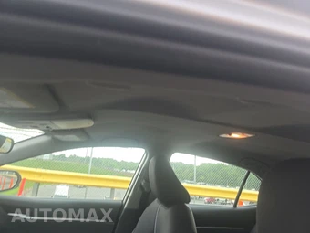 2024 Toyota Camry LE - miniatura 17